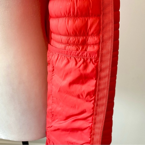Packable Lightweight Puffer Jacket | Montreal Boutique - Picture 6 of 10